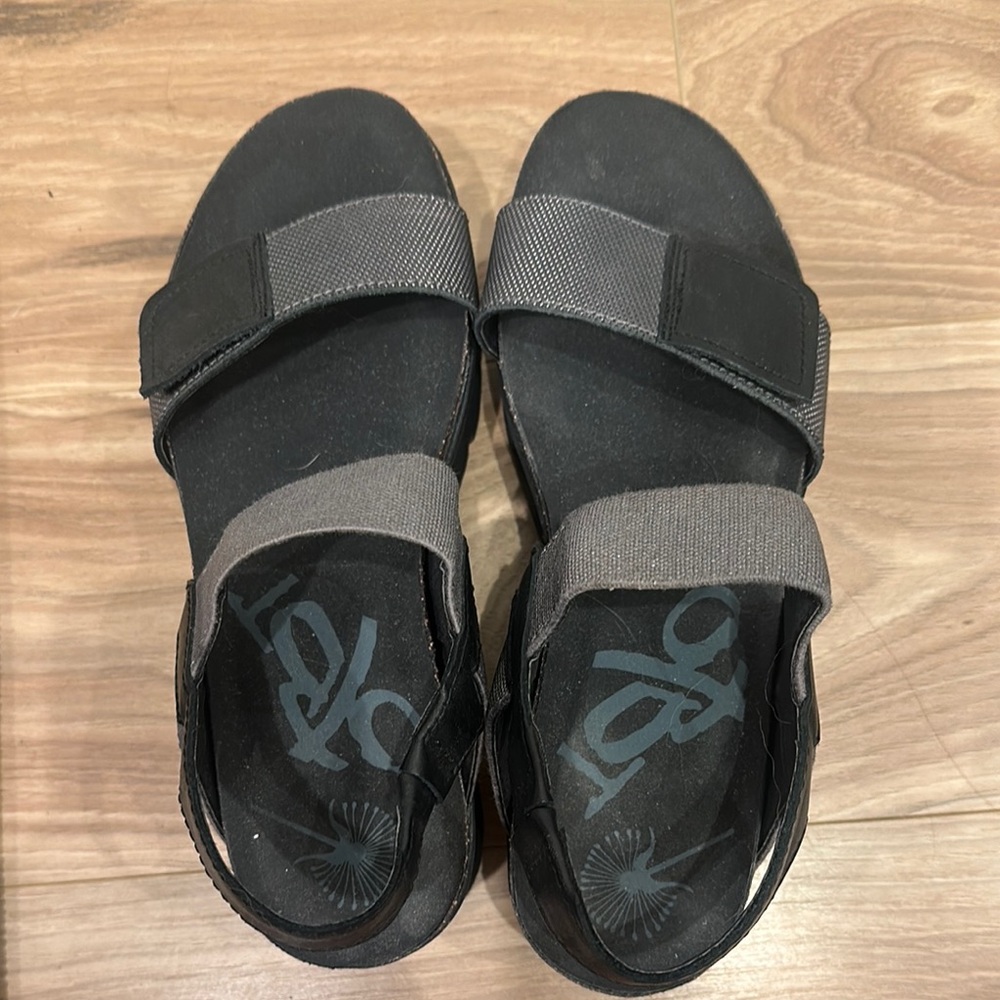 Black OTBT Sandals